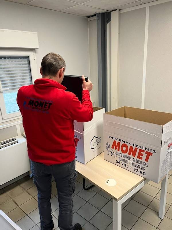 Déménagement de coffre-fort avec manipulation spécialisée pour garantir une sécurité maximale à Charbonnières-les-Bains en Auvergne-Rhône-Alpes 69