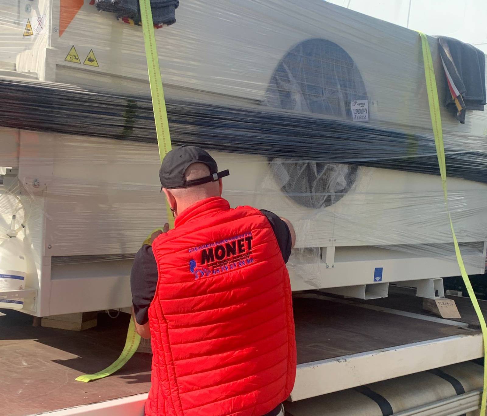 Service complet de déménagement de mobilier, électroménager et effets personnels avec monte-meuble à Villeurbanne et le Rhône 69